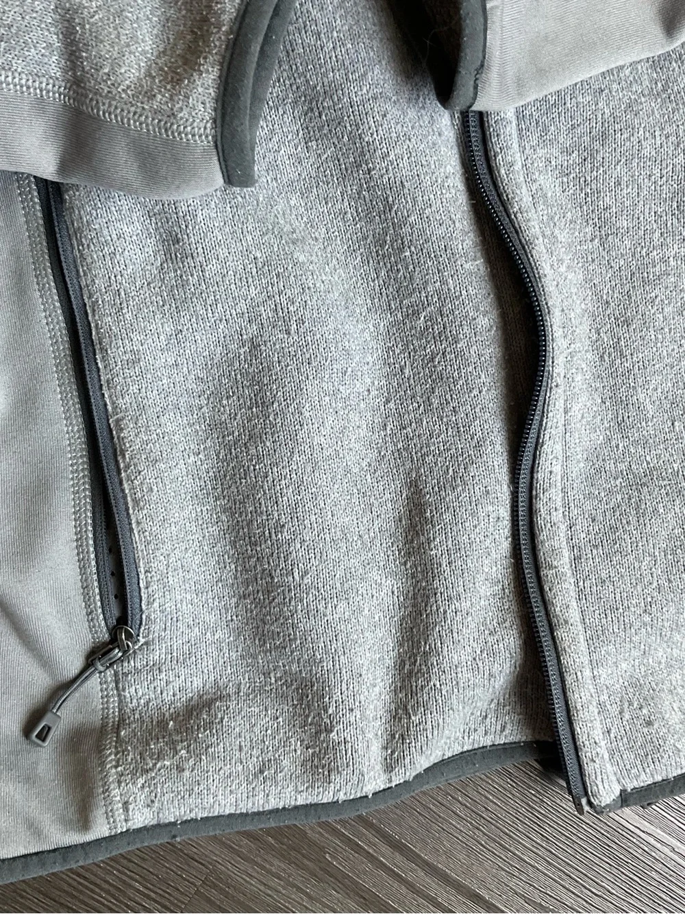 Patagonia Light Gray Heather Full-Zip Hooded Fleece - Picture 4 of 4